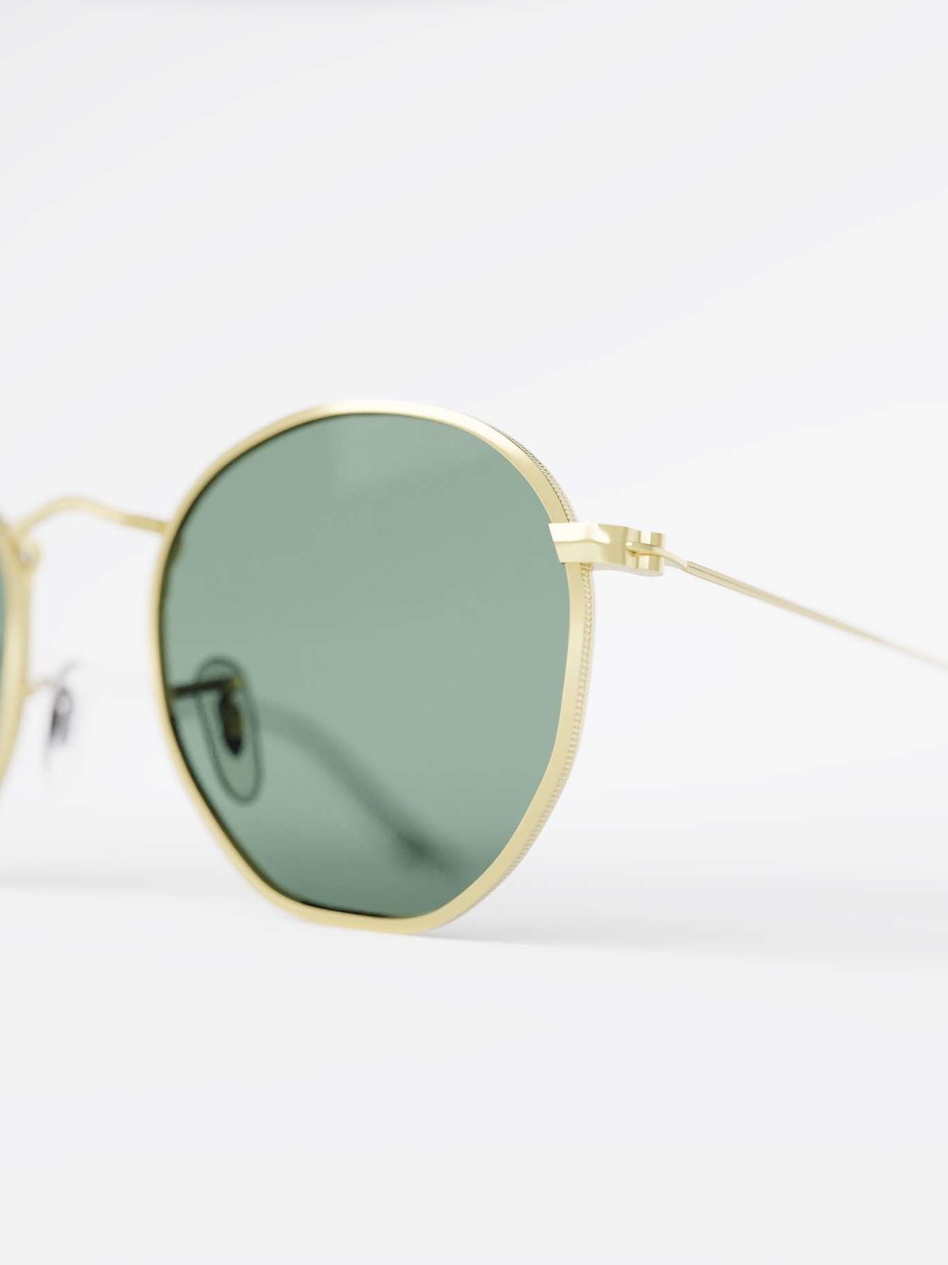 Glasses' rigth lens detail